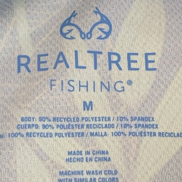 Realtree Fishing Shirt NEW Womens Medium UPF 30 Long Sleeve Thumbholes Rashguard - Picture 2 of 9